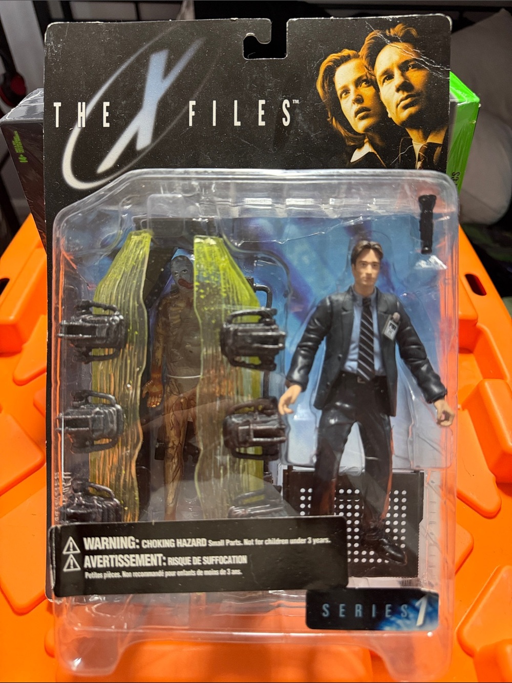 The X-Files Agent Mulder Action Figure Playset - Black & Green series 1